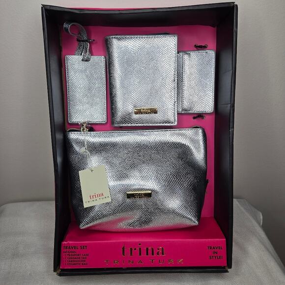 NWT Trina Turk Silver Travel Set - Picture 1 of 9